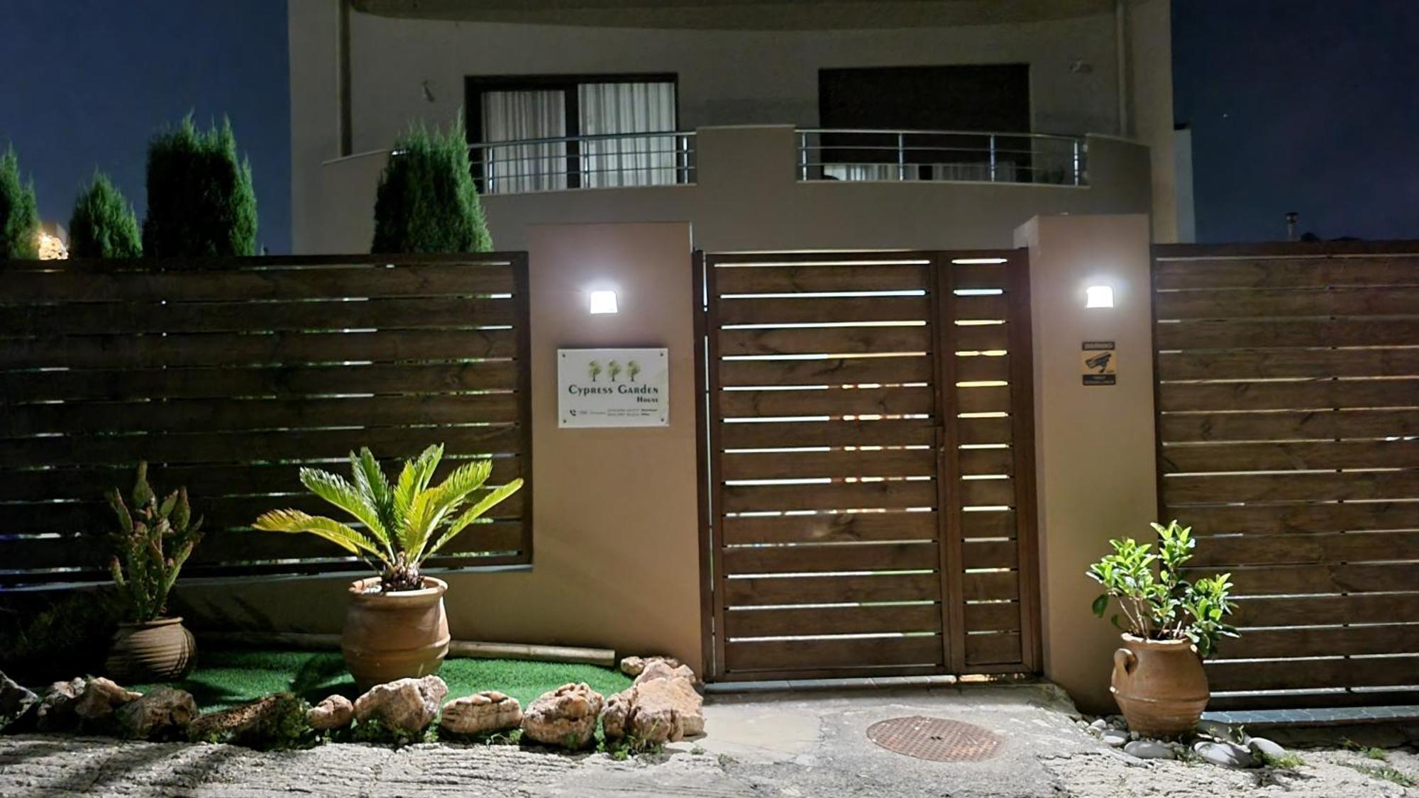 Cypress Garden House Apartman Gazi Kültér fotó
